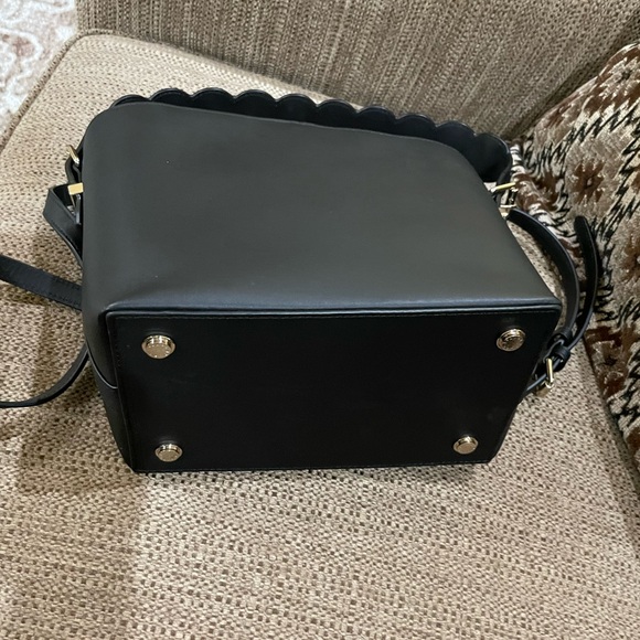 NWT Henri Bendel Surrey Mini Bucket Bag BLACK - Picture 3 of 6